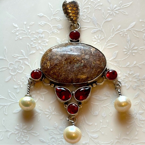 Jewelry - Vintage Jasper and Pearl Pendant with touch of Red in Excellent Condition 1920’s